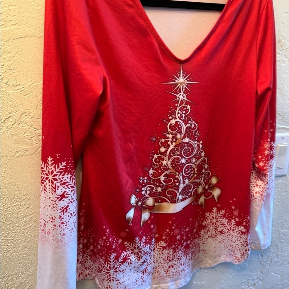 Festive Red and White Holiday Christmas Tree Women's long Sleeved Top Sz M - Picture 9 of 12